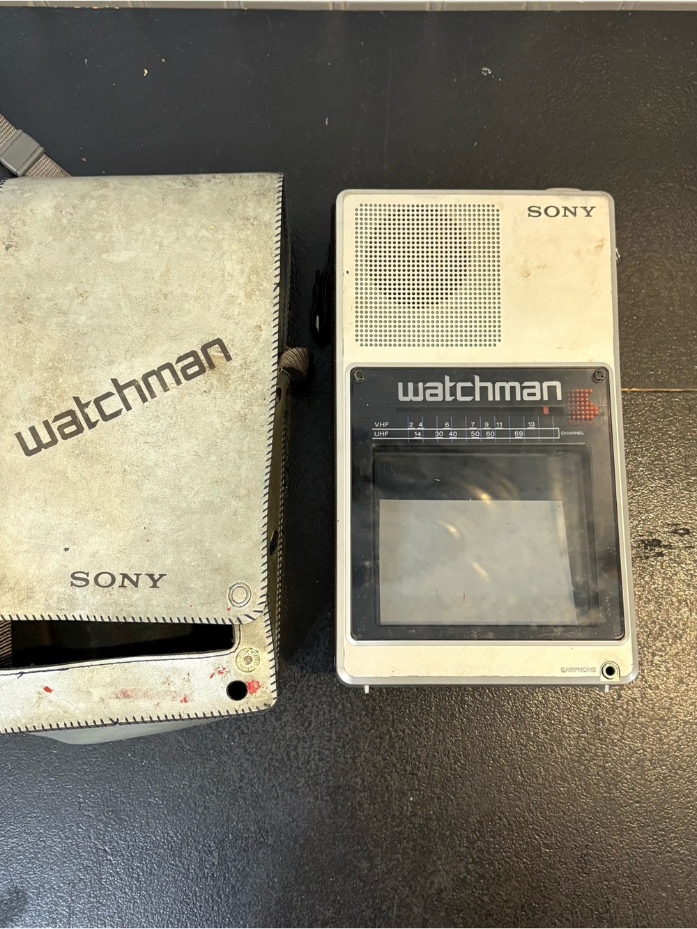 Sony Watchman Model FD-40A Black & White Analog Portable Television
